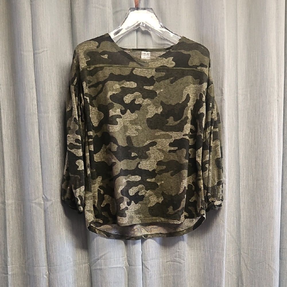 Moda Camo Oversized Long Sleeve Knit Shirt